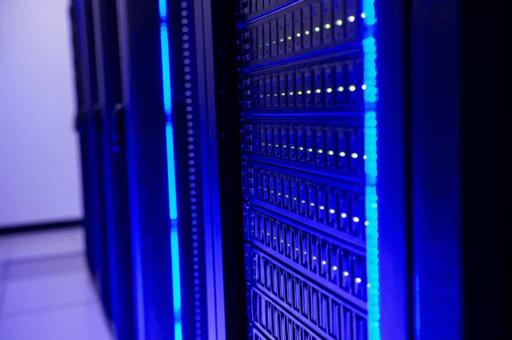Server Monitoring and Data Warehouse
